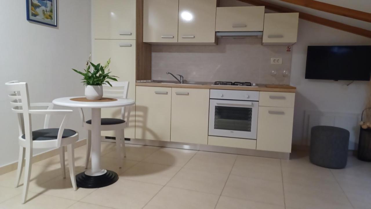 Apartmani Amra Novi Vinodolski Kültér fotó