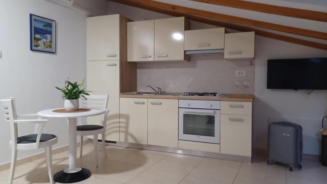 Apartmani Amra Novi Vinodolski Kültér fotó
