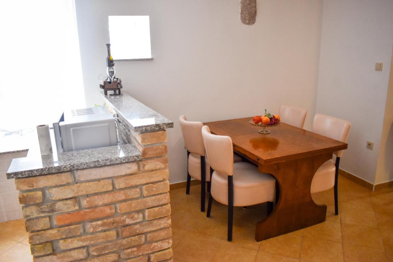 Apartmani Amra Novi Vinodolski Kültér fotó
