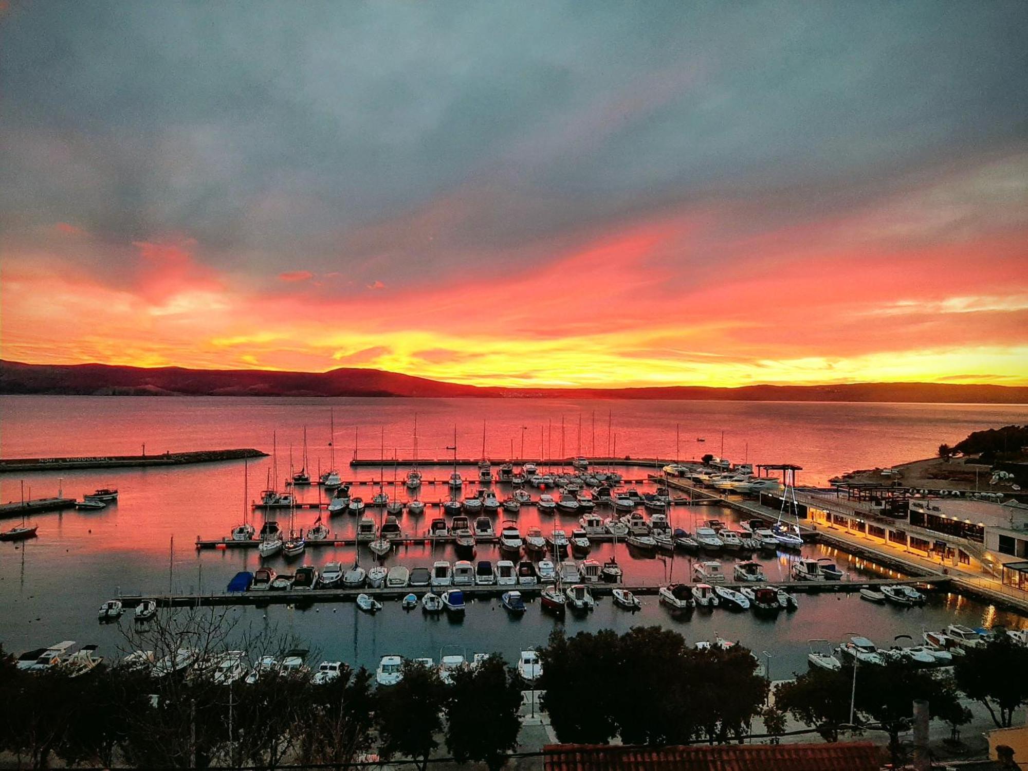 Apartmani Amra Novi Vinodolski Kültér fotó
