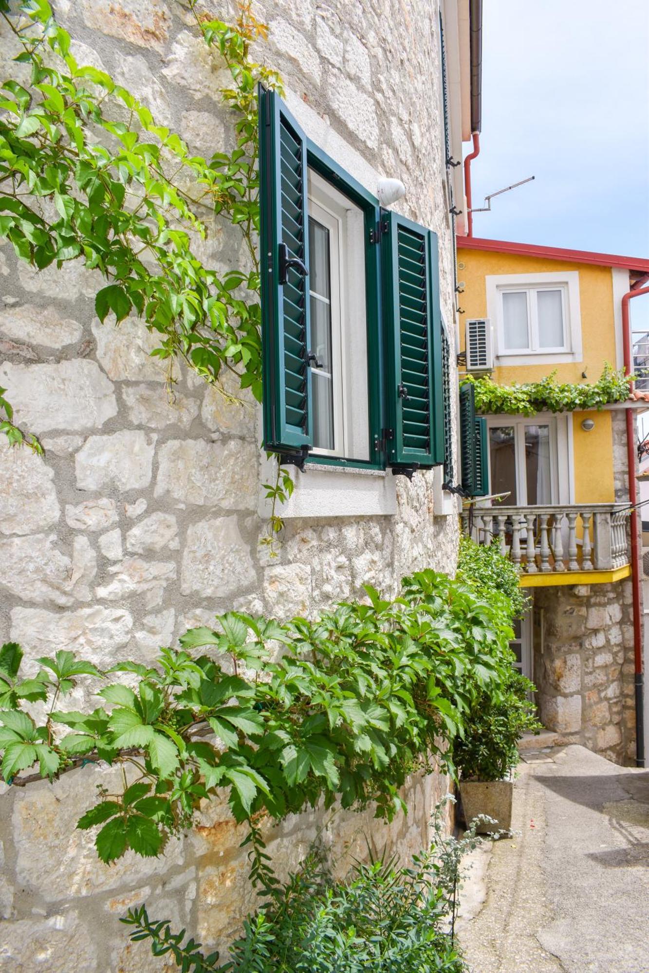 Apartmani Amra Novi Vinodolski Kültér fotó